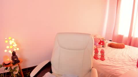 Snapshot of caramelo_xox chatting on 01/10/25, 10:15 online show from 01/10/25, 10:15