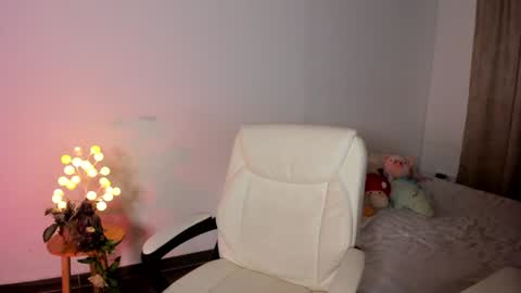 Snapshot of caramelo_xox chatting on 02/03/25, 10:47 online show from 02/03/25, 10:47