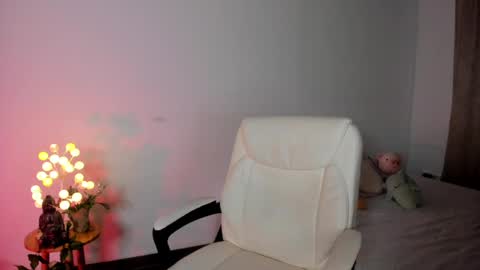 Snapshot of caramelo_xox chatting on 02/14/25, 10:38 online show from 02/14/25, 10:38