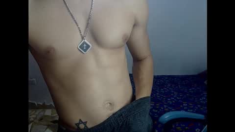 carapalida9008 online show from 10/07/25, 12:57