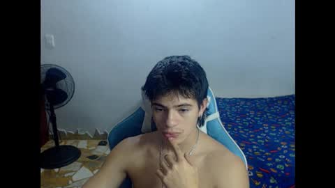 carapalida9008 online show from 10/14/25, 09:59