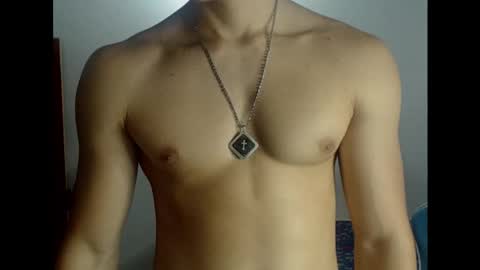 carapalida9008 online show from 10/17/25, 02:19