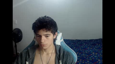 carapalida9008 online show from 10/21/25, 04:30