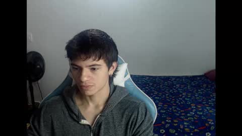 carapalida9008 online show from 10/22/25, 04:18