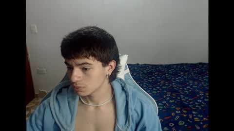 carapalida9008 online show from 10/27/25, 01:37