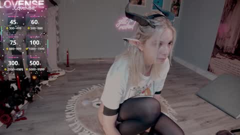 NONA    follow online show from 10/27/25, 05:55