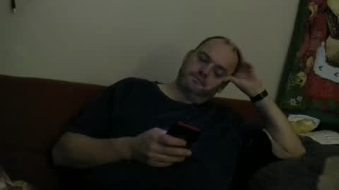 Snapshot of caressonnous chatting on 12/05/24, 01:47 louis online show from 12/05/24, 01:47