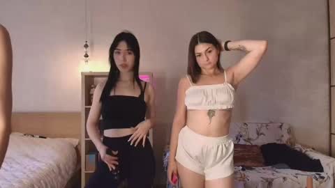 caressyourself online show from 10/20/25, 11:10