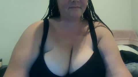 Snapshot of carinabro10 chatting on 11/25/25, 09:09 carinabro10 online show from 11/25/25, 09:09