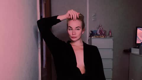 Carin online show from 10/07/25, 07:44