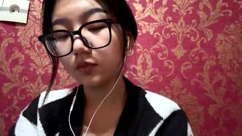 Snapshot of carinirick chatting on 11/26/25, 01:28 Chloe online show from 11/26/25, 01:28