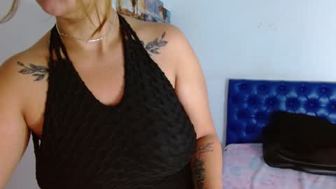 Snapshot of carla_beer chatting on 01/05/25, 11:48 Carla online show from 01/05/25, 11:48