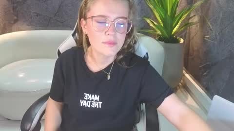 Carla  online show from 10/10/25, 12:59