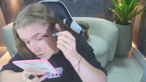 Carla  online show from 10/12/25, 12:59