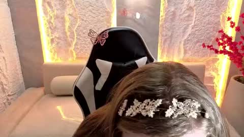 Carla  online show from 10/31/25, 01:23