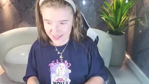 Carla  online show from 11/01/25, 12:51