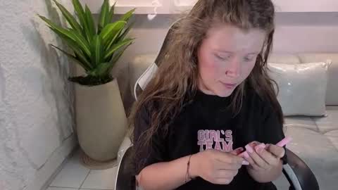 Carla  online show from 11/09/25, 01:09