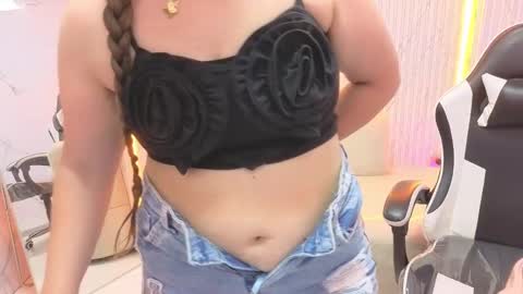 Carla  online show from 11/12/25, 01:11