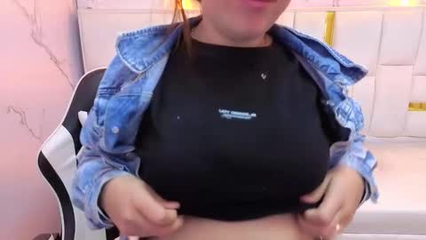 Carla  online show from 11/18/25, 01:04