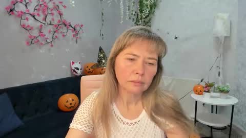 Snapshot of carla_vogue chatting on 11/01/25, 03:30 Carla Vogue online show from 11/01/25, 03:30