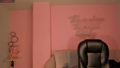 Carla online show from 10/21/25, 12:06