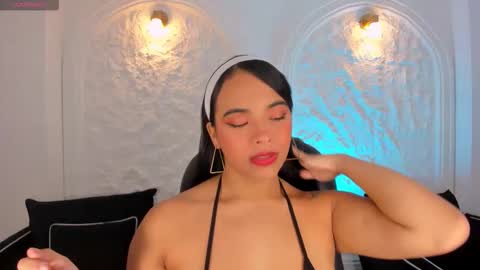 Carla online show from 10/28/25, 12:19