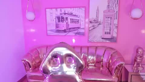 Snapshot of carlie_mayer chatting on 03/06/25, 02:29 CARLYE online show from 03/06/25, 02:29