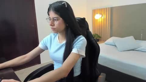 Snapshot of carlina_15 chatting on 09/09/25, 12:26 C A R L I N A online show from 09/09/25, 12:26