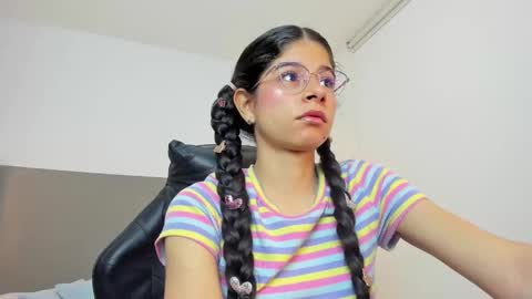 Snapshot of carlina_15 chatting on 09/23/25, 12:19 C A R L I N A online show from 09/23/25, 12:19