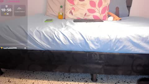Snapshot of carlota_swan chatting on 01/18/25, 01:51 carlota online show from 01/18/25, 01:51