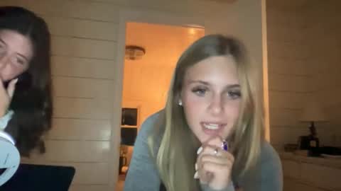 Carly Bora online show from 11/11/25, 02:22