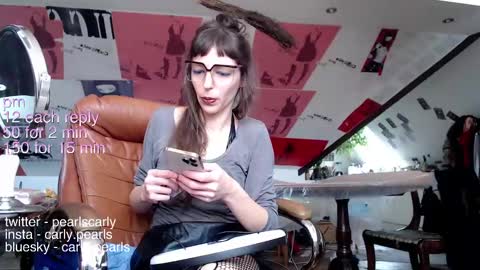 Snapshot of carlypearls chatting on 01/29/25, 12:56 Carly Pearls online show from 01/29/25, 12:56