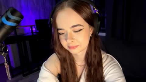 Snapshot of carmellacarrico chatting on 10/15/25, 04:18 Rin online show from 10/15/25, 04:18