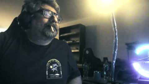 Snapshot of carmelo_devitto chatting on 11/24/25, 03:50 soy Batman online show from 11/24/25, 03:50