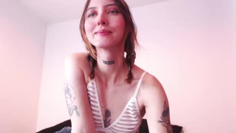 Snapshot of carmennrusso chatting on 02/13/25, 05:33 carmennrusso online show from 02/13/25, 05:33