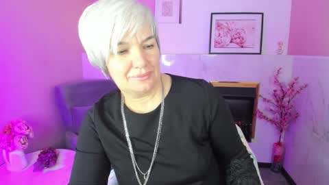 Snapshot of carmensoft chatting on 10/18/25, 08:53 Carmen online show from 10/18/25, 08:53