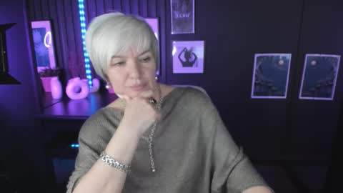 Snapshot of carmensoft chatting on 10/24/25, 09:11 Carmen online show from 10/24/25, 09:11