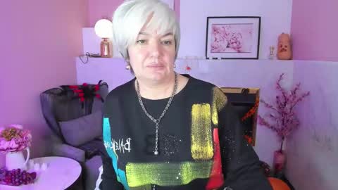 Snapshot of carmensoft chatting on 11/02/25, 09:28 Carmen online show from 11/02/25, 09:28