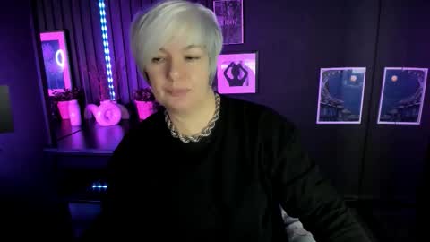 Snapshot of carmensoft chatting on 11/18/25, 08:35 Carmen online show from 11/18/25, 08:35