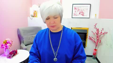 Snapshot of carmensoft chatting on 11/23/25, 08:41 Carmen online show from 11/23/25, 08:41