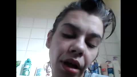 Snapshot of caroisback chatting on 11/13/25, 08:57 caroisback online show from 11/13/25, 08:57