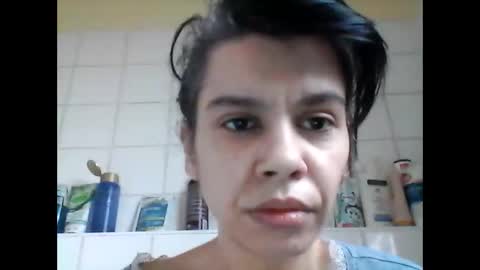 Snapshot of caroisback chatting on 11/15/25, 01:51 caroisback online show from 11/15/25, 01:51