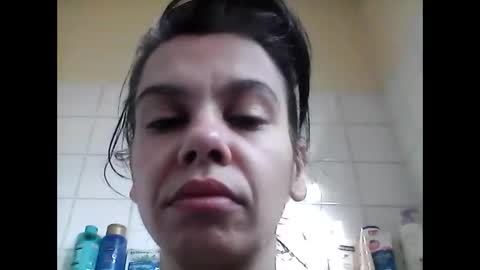 Snapshot of caroisback chatting on 11/18/25, 09:36 caroisback online show from 11/18/25, 09:36