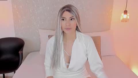 Snapshot of carolainsmith chatting on 11/16/25, 03:06 Carolain online show from 11/16/25, 03:06