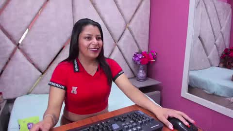 carolina suarez online show from 10/16/25, 02:34