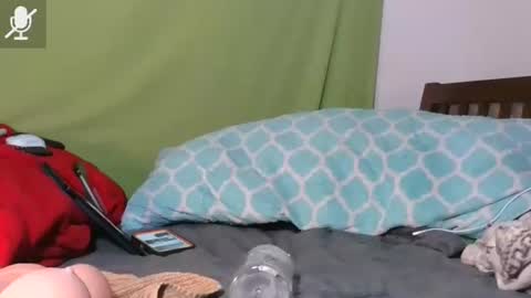 carolinayungin96 online show from 11/11/25, 12:43