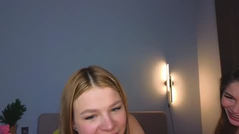 Snapshot of caroline_brown0 chatting on 12/27/24, 02:47 Caroline online show from 12/27/24, 02:47