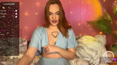 Snapshot of caroline_kiparis chatting on 02/20/25, 10:59 Caro online show from 02/20/25, 10:59