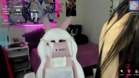 Snapshot of caroline_lenox chatting on 12/15/24, 07:02 Caroline Lenox online show from 12/15/24, 07:02