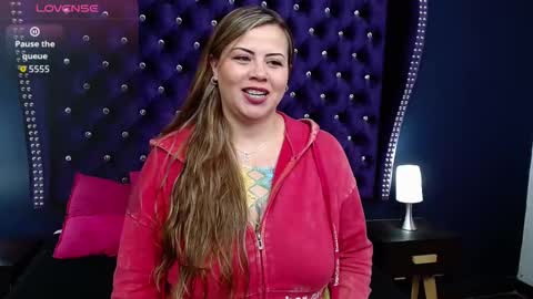 Snapshot of caroline_santana chatting on 09/11/25, 12:16 CAROLINE online show from 09/11/25, 12:16